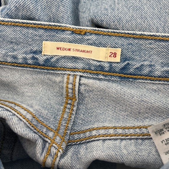 Levi's | Wedgie Straight High Waist Jeans - Picture 12 of 16